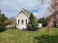 Make Lasting Memories In This Adorable Vineyard Cottage!