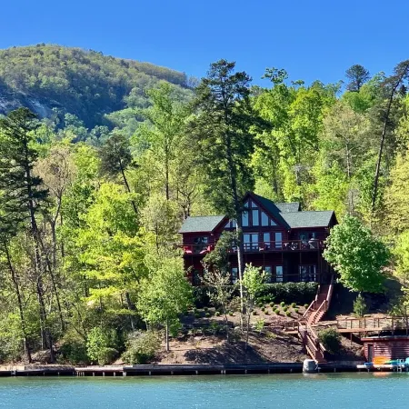 Amazing LAKE FRONT Log Cabin