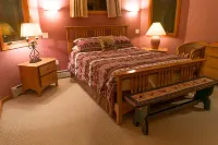 Beautiful, pet friendly and at the foot of Saxon Mountain in Georgetown Colorado Hotels in Georgetown
