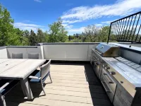 Private RoofTop Hot Tub! 360 Views! Beautiful Townhome!