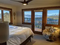 Majestic Mountaintop Retreat! Luxury in a serene setting All seasons family fun