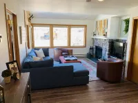 5 min to downtown & Mtn views! Two KING Bed/ Two Bath EnSuite Condo