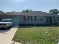 Waterfont Home, Heated Pool, Kayaks, and Ice Machine.