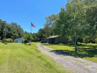 Beautiful brick home w/ large porch and 3 bedrooms