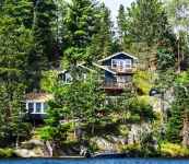 Comfort and Convenience.  Family and pet friendly.  Close to the action!