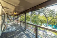 Waterhouse- 4 Bed, 3 bath, SUP, Kayak,  Ping pong, Decks galore