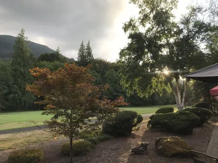 Escape to Whispering Woods #454!! --- Mt. Hood Village, OR