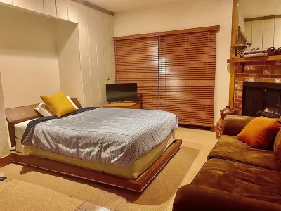 Xmas Just Reduced: 50 Steps to the Lift+  Pool+ Hot Tub Hotels in 