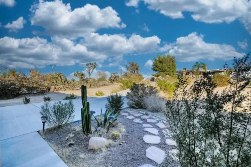 Panoramic Views & Hot Tub! Joshua Tree Sunset Vista