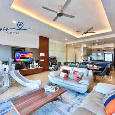 TheShore Luxury 4+1Br Penthouse/8-12Pax/Pool Table/DirectToMall/Jonker 10Min Rooms