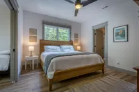 Lake James Country-style House - Deep Cove, Pool, Screen Porch, Kayaks & SUP!