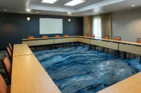 Fairfield Inn & Suites Jackson Airport - Parkplatz
