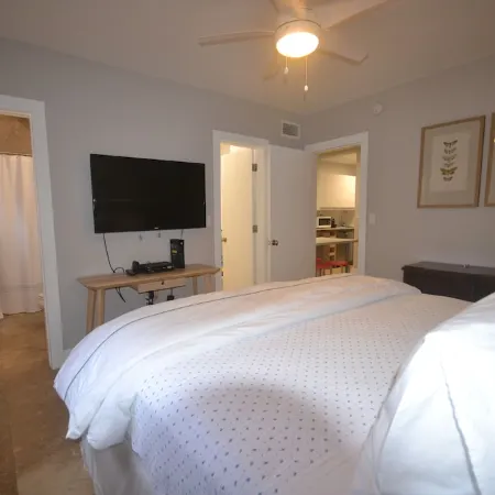 SEASONAL RENTAL IN KEY BISCAYNE