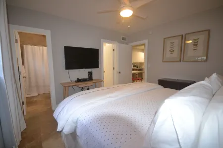 SEASONAL RENTAL IN KEY BISCAYNE