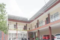 RedDoorz Syariah @ Raya Punten Batu Hôtels à : Bumiaji