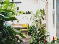 Betah Homestay Banyuwangi Hotels in Giri