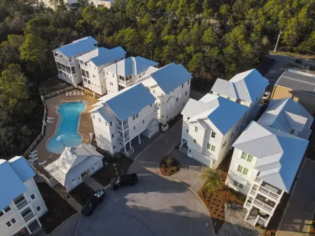 Parade of Homes • Pool-Bikes • Free Easy Beach Access! • Game Room