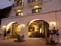 Hotel Arches Отели рядом со станцией Metro  Aluva Railway Station