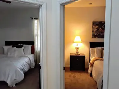 Bright Luxury 6BR/3.5BA Near Disney Peaceful Trail Getaway Family Friendly Oasis Hotels near Christ Sanctified Church