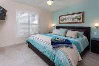 Stylish Beach Retreat Right Across Street From Beach & Gulf of Mexico in IRB! Hotels in Indian Rocks Beach