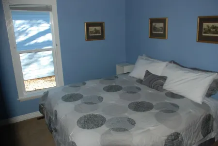 3 Bedroom Home in Central Boulder Отели в г. Боулдер