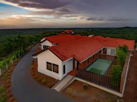 Vaidekam Resort and Ayurveda Healing Village, Kannur Отели рядом с достопримечательностью «Uchatthu Kayam Riverside Picnic Spot»