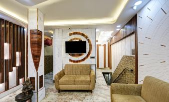 New Frontier - 2 Mins from Old Delhi Railway Station & Chandni Chowk