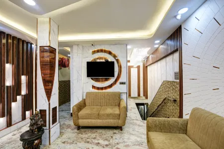 New Frontier - 2 Mins from Old Delhi Railway Station & Chandni Chowk Отели рядом с достопримечательностью «Khas Mahal»