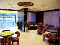 Trianon Royal Hotel Hotels near Formal Park