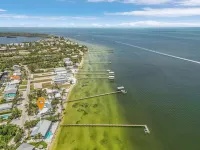Oceanfront Multi-Family Retreat // 4 Bed, 4.5 Bath // 2 Fully Equipped Kitchens!