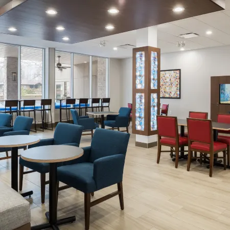Holiday Inn Express & Suites WEST PLAINS SOUTHWEST by IHG
