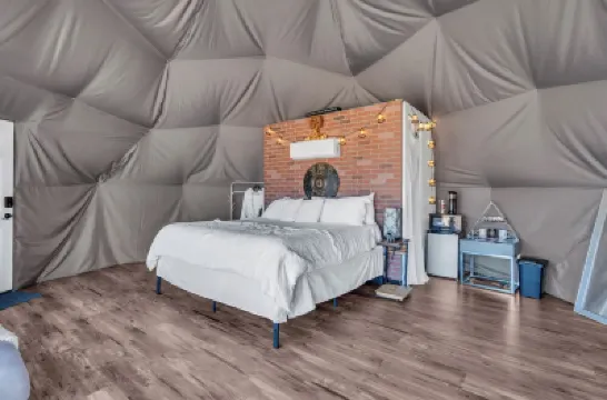 The Birdie Dome • 2 Min to WinStar • 20-Ft Window • Workspace Hotel di 