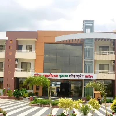 Hotel Swamiraj Executive Hotels near Bhigwan Prewedding setup