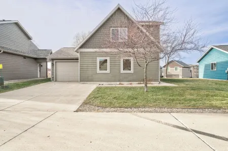 3-bedroom Cabin 13 in Bridges Bay, with on site eating and in/outdoor pool.