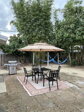 3/2 pet friendly private home located in Downtown Melbourne Отели рядом с достопримечательностью «Крейн Крик Променад»