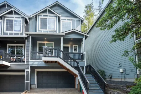 25%Off30DayStays+4Bedrooms+Walkable+Beautiful+BBQ Отели рядом с достопримечательностью «Хокс Вью Уинери»