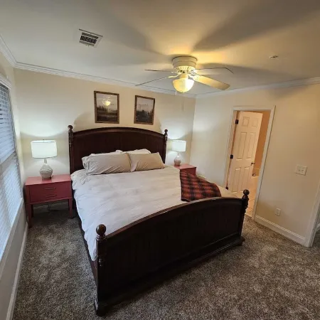 Heart of Helen Condo located in downtown Helen GA just minutes from everything.