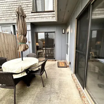 KH Escape! Pool+Tennis+Basketball+0.8 mi to Beach!