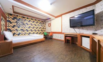 Daegu Gyeongbuk University Shwil