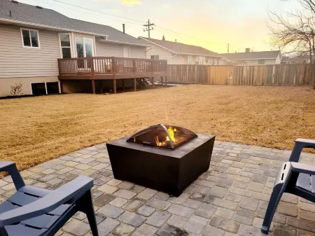 The Comfy Rambler- 6 bd 3 bath House Отели рядом с достопримечательностью «Колледж Текнолоджи энд Компьютинг»