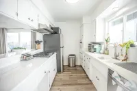 Charming 1-bedroom beach house in downtown Manhattan Beach steps from the sand 曼哈頓海灘住宿飯店