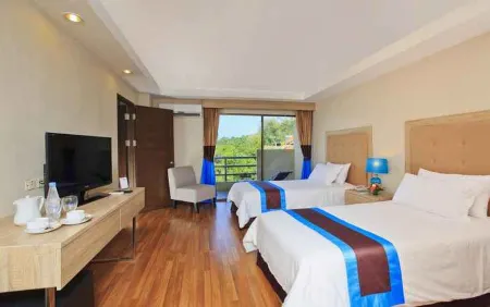 Blue Wave Hotel Hua Hin Отели рядом с достопримечательностью «Sai Noi Beach»
