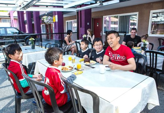 3. 노스 밴쿠버 호..