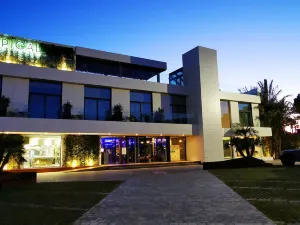 Hotel Tropical Gava Mar