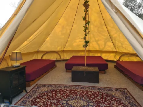 Bell Tent Glamping at Royal Victoria Country Park Hotel a 