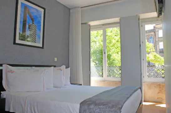 Vivacity Porto - Rooms & Apartments Hotel in zona Clerigos Tower