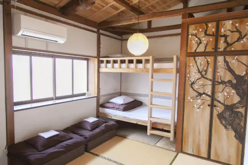 Fukuoka Guesthouse Ship - Hostels