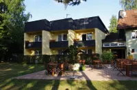 Gasthof Roseneck Hotels near FC Wallenfels