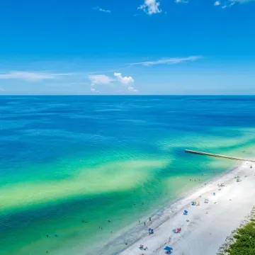 Cottage Haven-One Minute Walk to the Beach-Private Yards-Keyless Locks