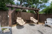 Luxury Family Friendly Home 6 Queen Beds Hotels in Tarrant County
